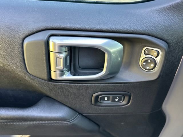 Used 2020 Jeep Wrangler Unlimited Sahara image 12