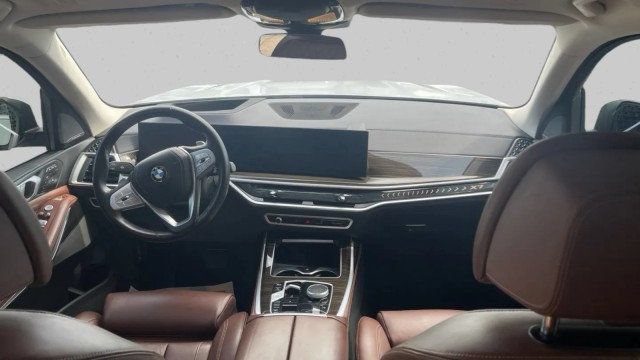 Used 2023 BMW X7 xDrive40i AWD/4WD image 16