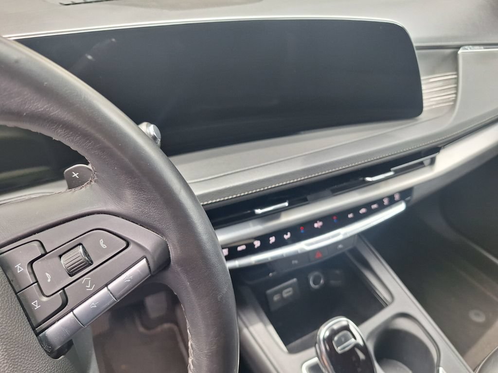 Used 2024 Cadillac XT4 Premium Luxury FWD image 5