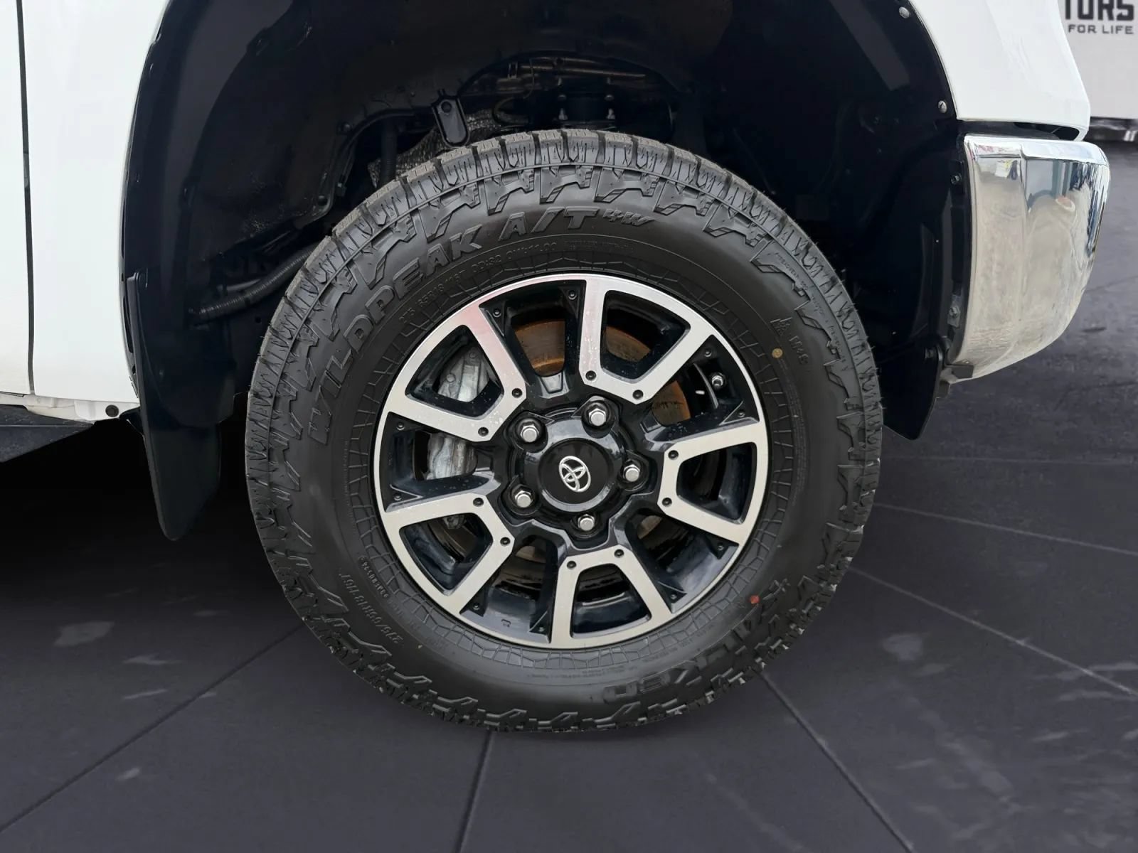 Used 2015 Toyota Tundra Limited w/ TRD Off Road Package AWD/4WD image 30