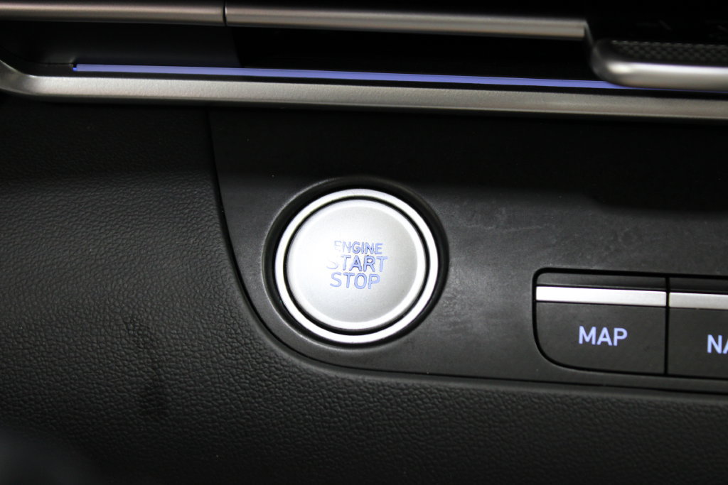 Used 2024 Hyundai Elantra Limited FWD image 12
