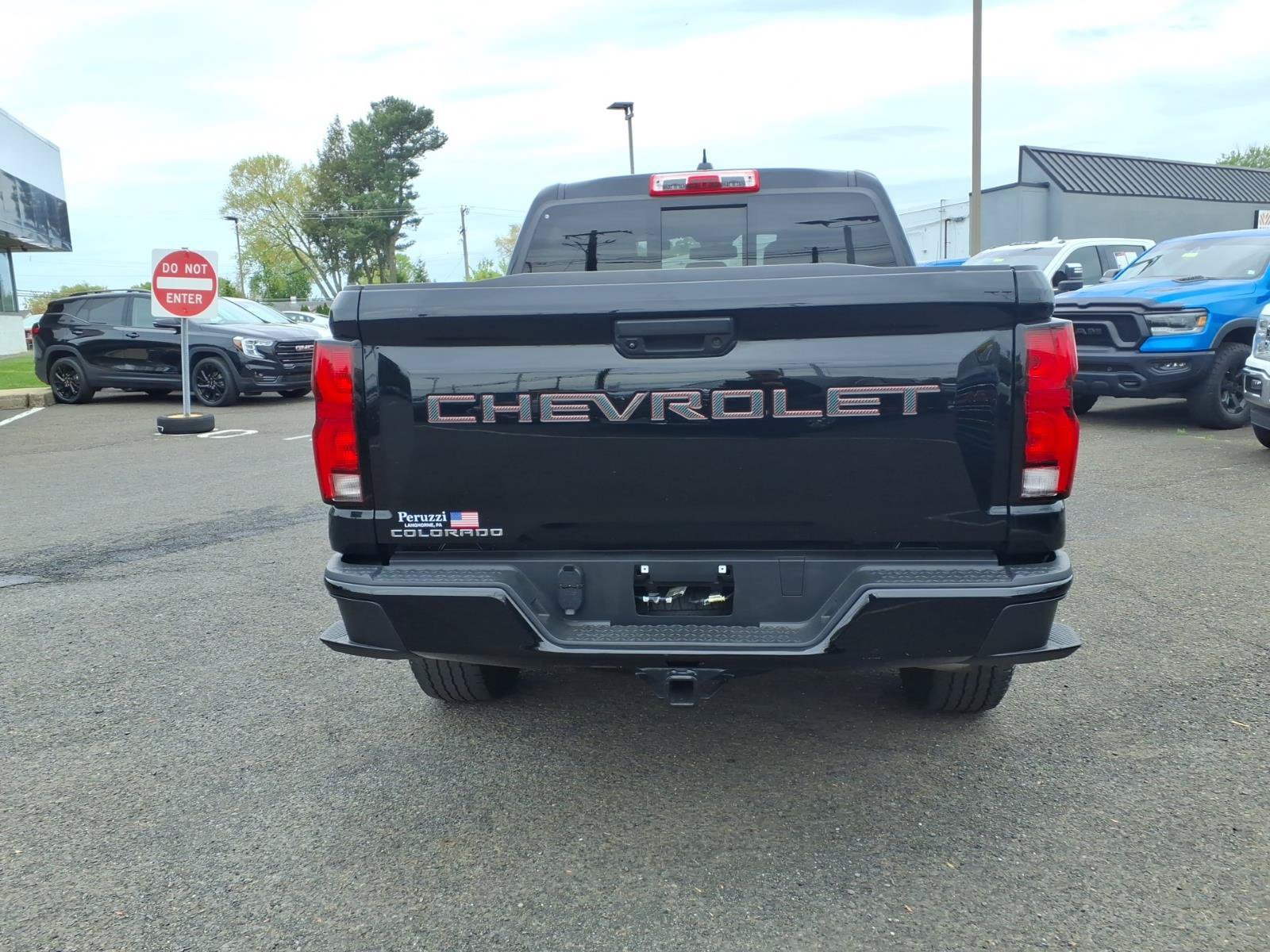 Used 2023 Chevrolet Colorado Z71 w/ Z71 Convenience Package 2 AWD/4WD image 4