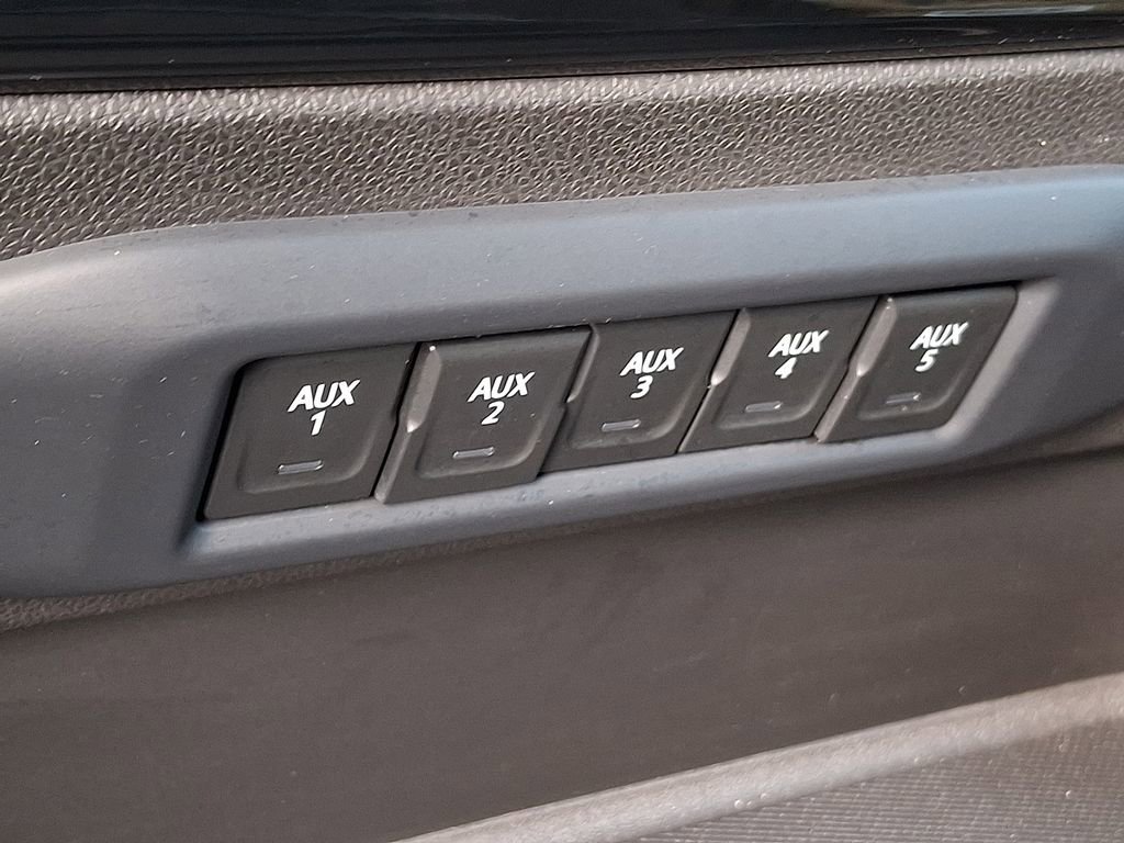 Used 2024 Chevrolet Silverado 2500 ZR2 w/ Technology Package image 20