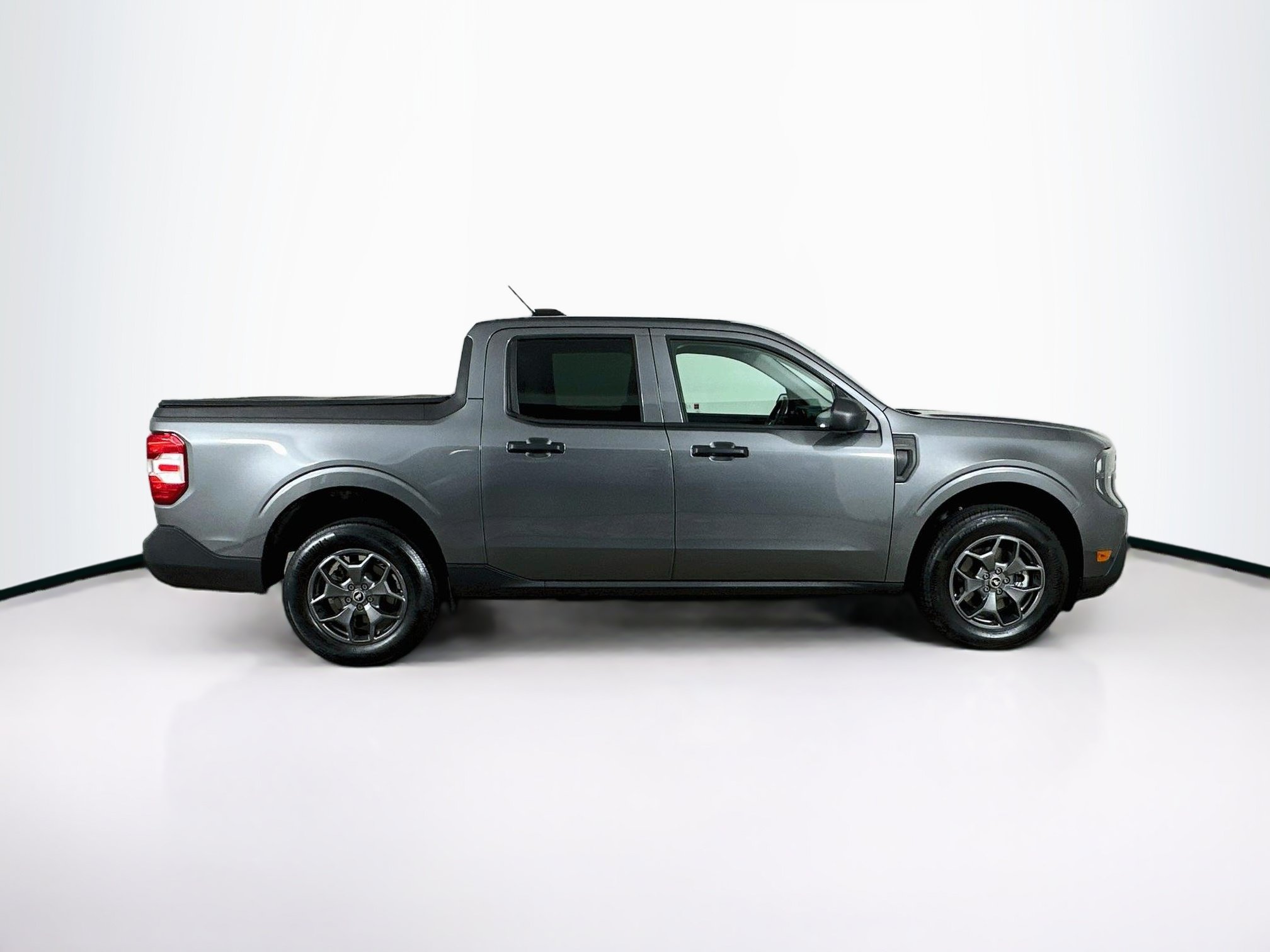 Used 2025 Ford Maverick XL FWD image 10