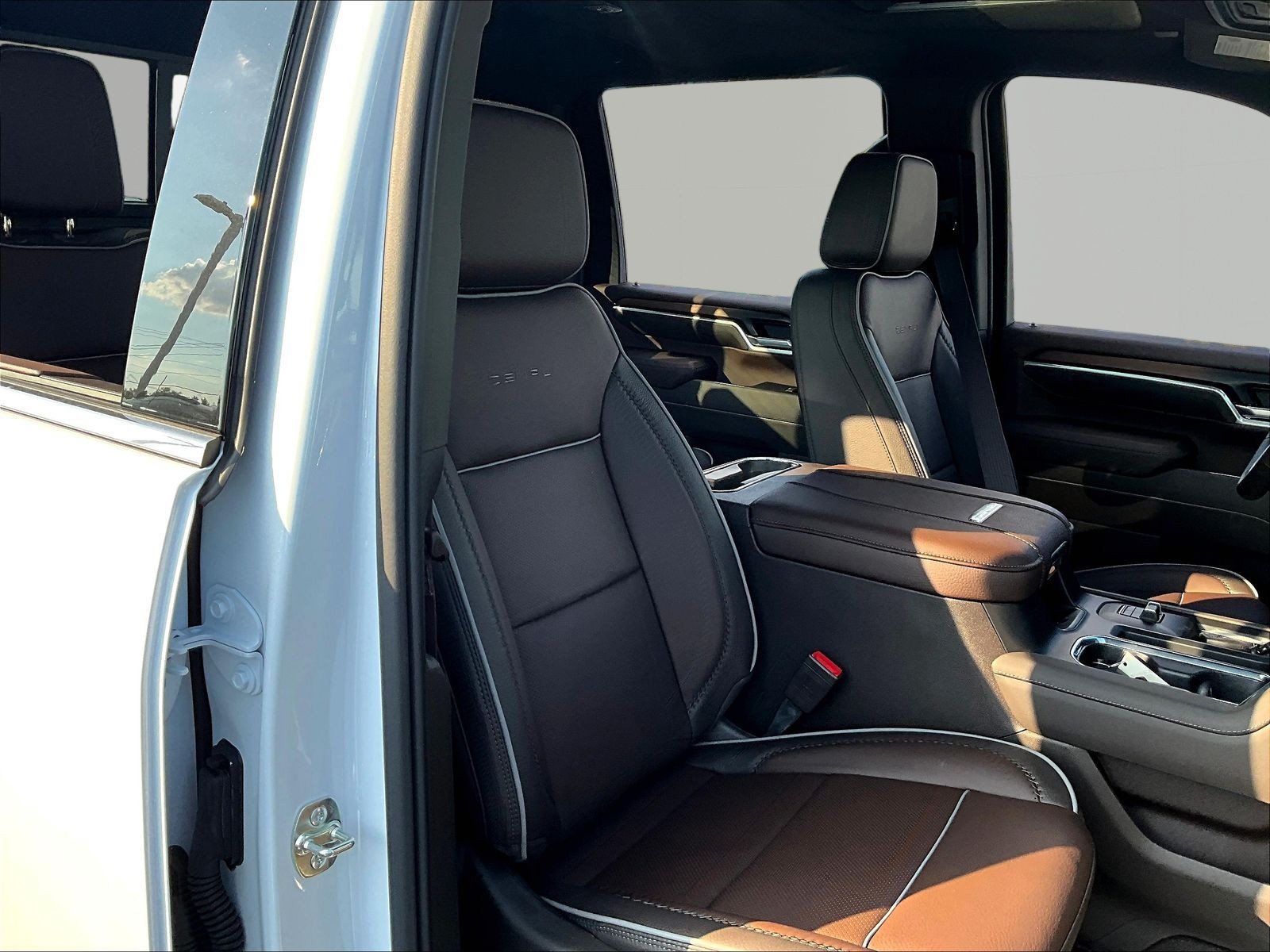New 2026 GMC Sierra 3500 Denali w/ Denali Reserve Package AWD/4WD image 19