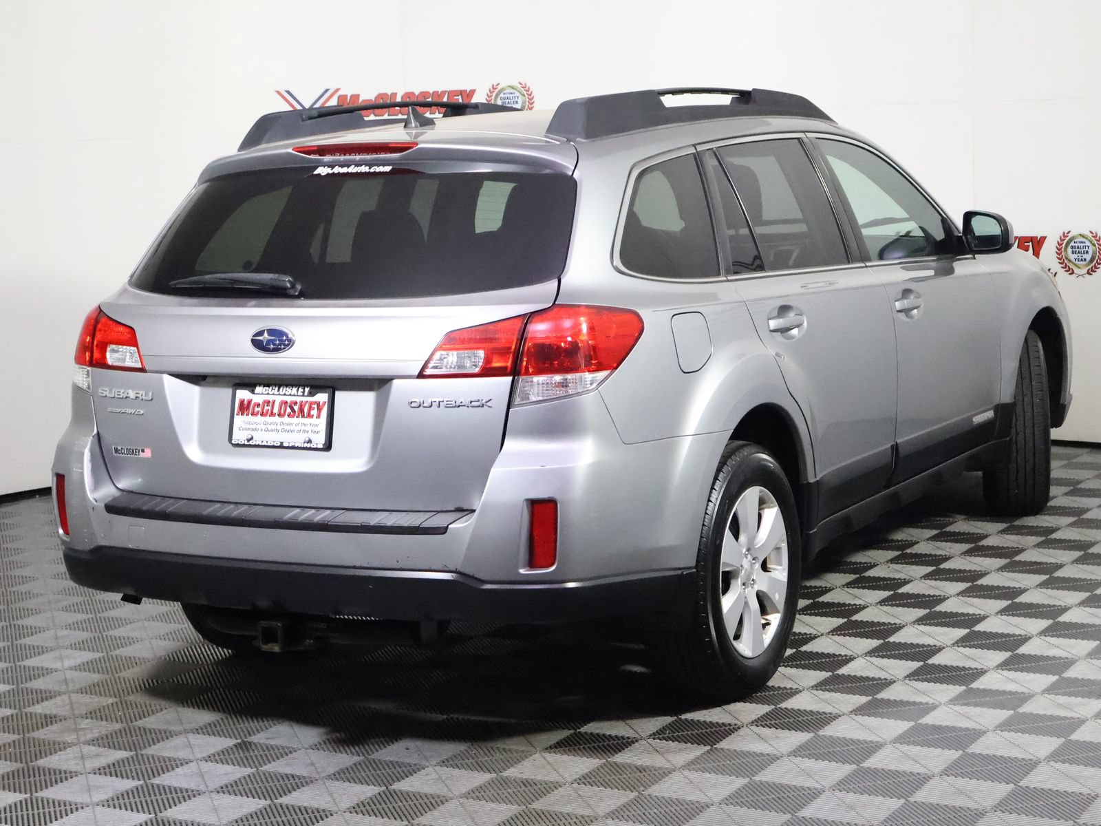 Used 2011 Subaru Outback 2.5i Limited w/ PWR Moonroof Pkg AWD/4WD image 5
