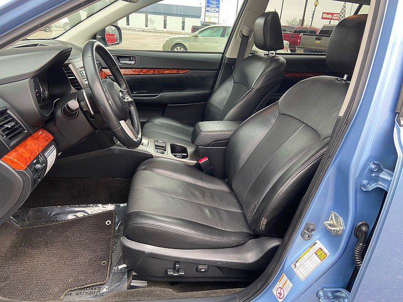 Used 2011 Subaru Outback 2.5i Limited w/ PWR Moonroof Pkg image 8