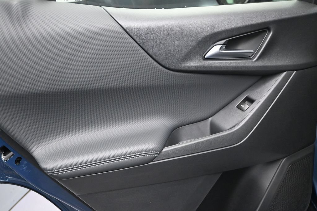New 2026 Chevrolet Equinox LT w/ Safety and Technology Package FWD image 17