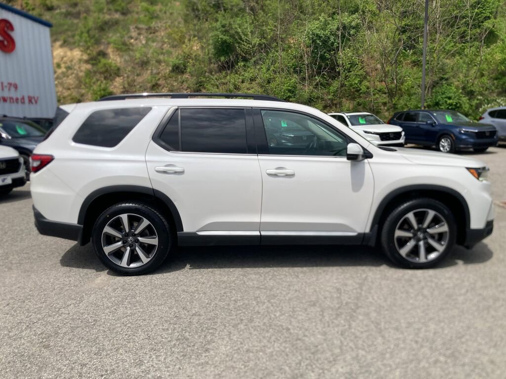 Used 2023 Honda Pilot Touring image 8