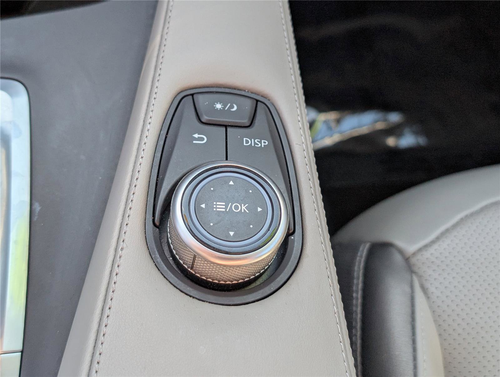 Used 2023 INFINITI QX50 Luxe image 27