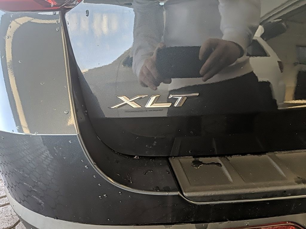 Used 2023 Ford Explorer XLT w/ Equipment Group 202A image 8