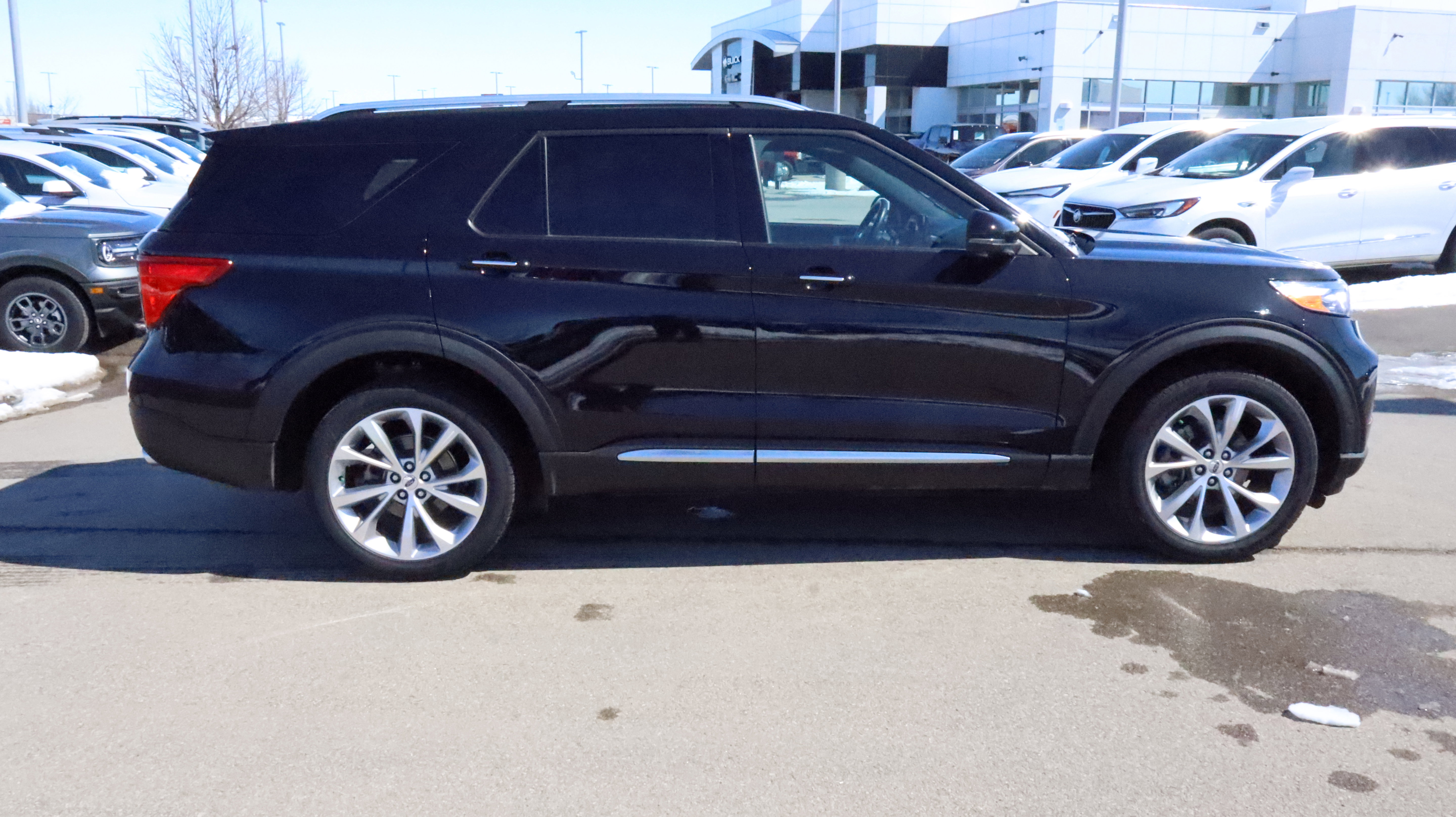 Used 2021 Ford Explorer Platinum w/ Equipment Group 601A image 8