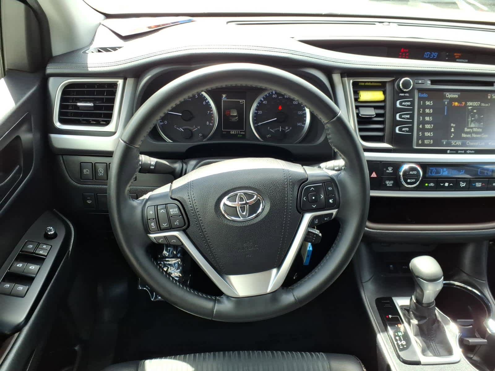 Used 2019 Toyota Highlander Plus AWD/4WD image 14