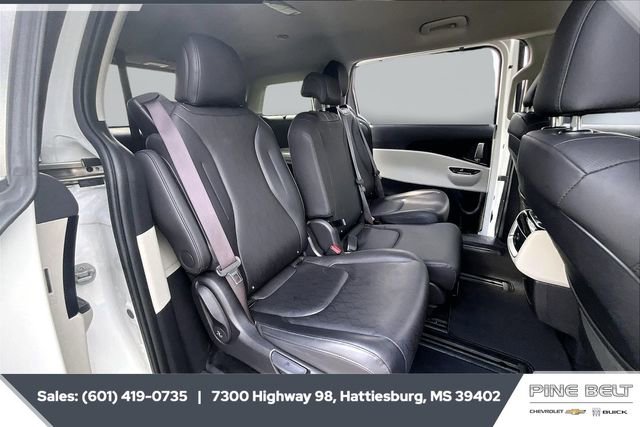 Used 2024 Kia Carnival EX image 20