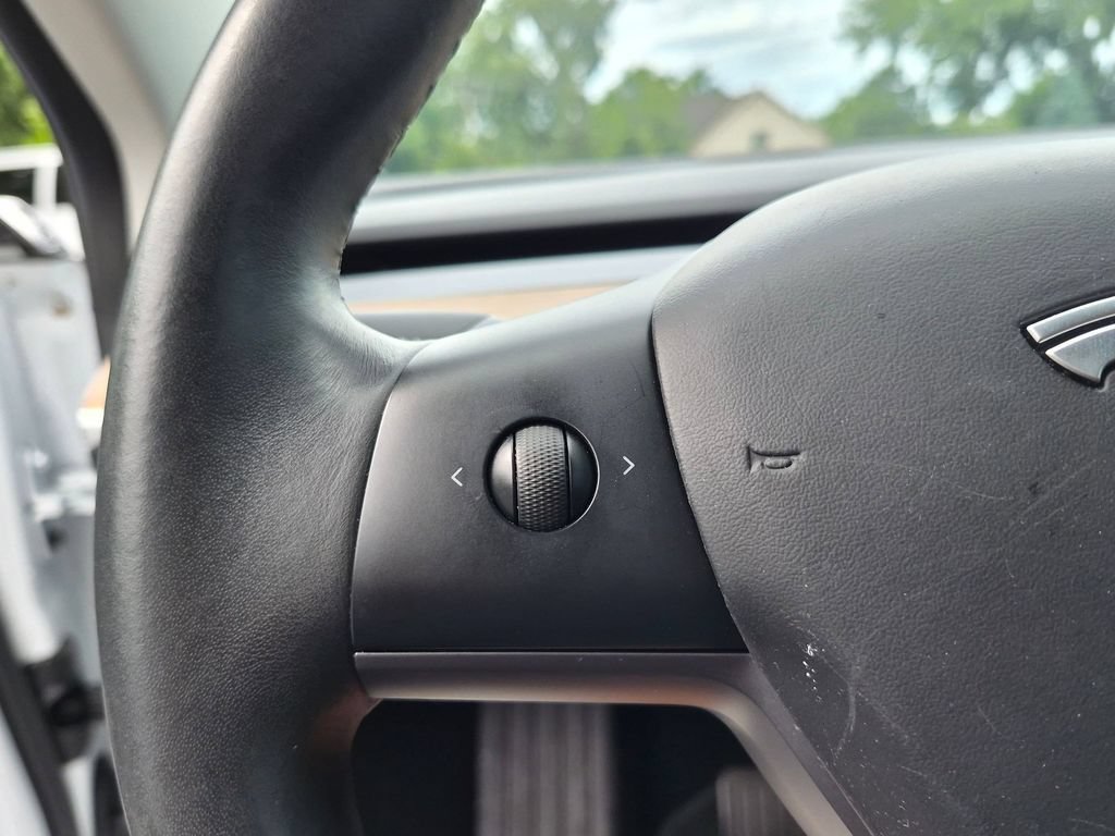 Used 2018 Tesla Model 3 Mid Range RWD image 14
