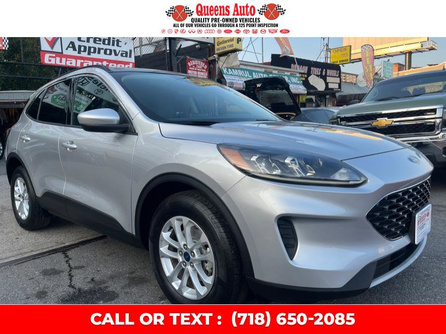 Used 2020 Ford Escape SE image 3