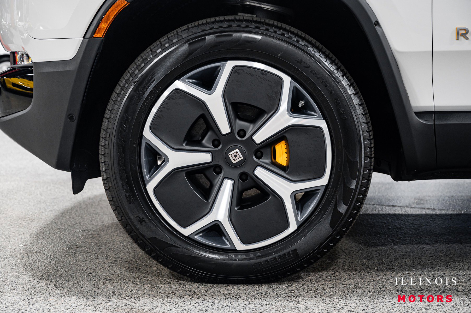 Used 2022 Rivian R1T Adventure image 12