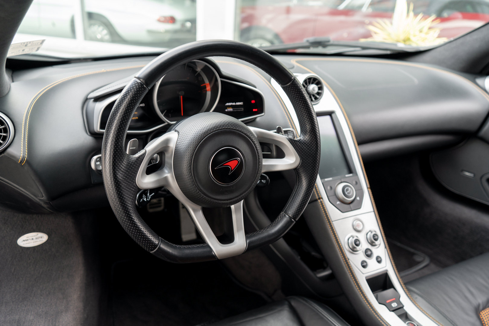 Used 2012 McLaren MP4-12C Coupe RWD image 12