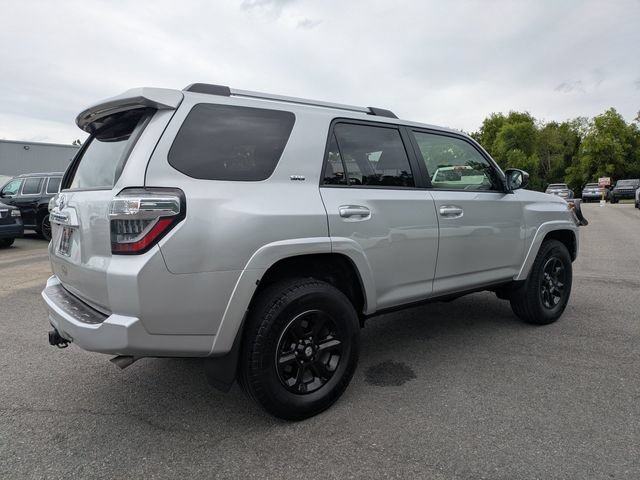 Used 2019 Toyota 4Runner SR5 AWD/4WD image 4