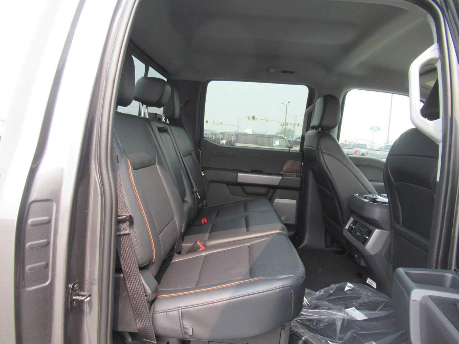 New 2026 Ford F250 Lariat w/ Black Appearance Package AWD/4WD image 14