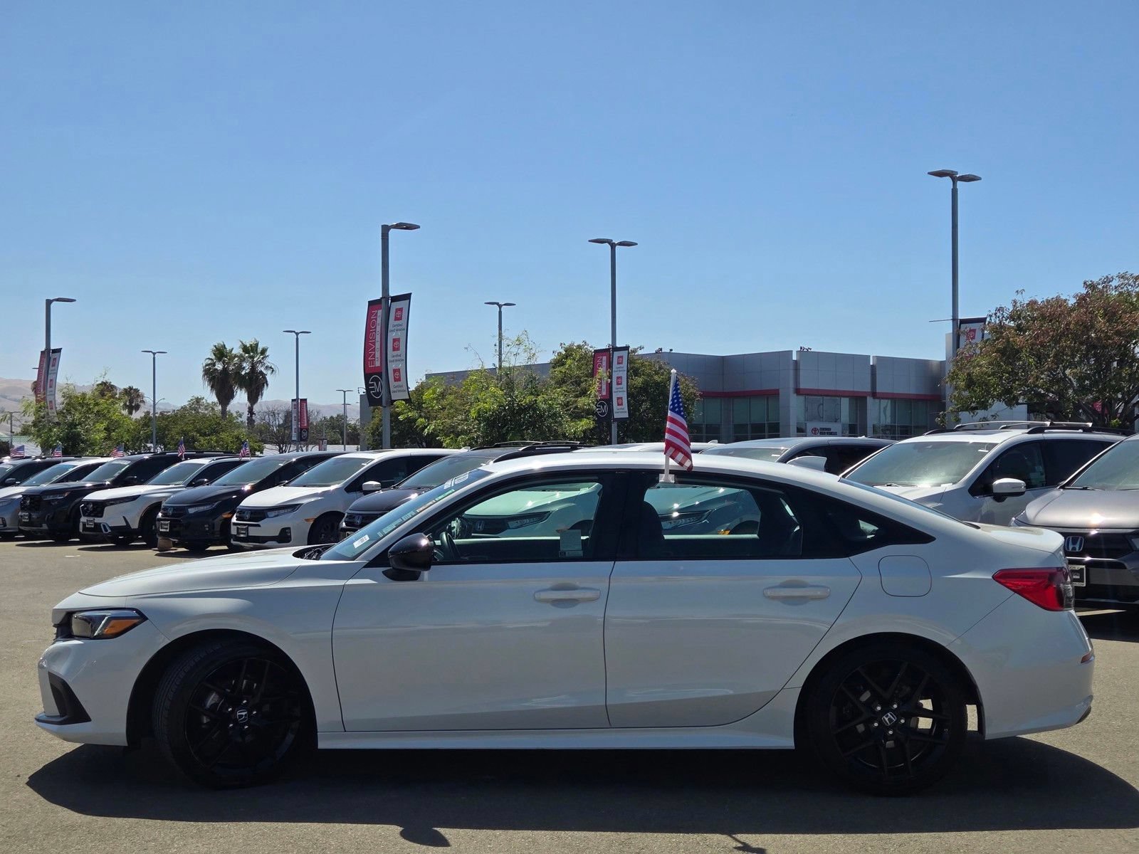 Used 2023 Honda Civic Sport image 4