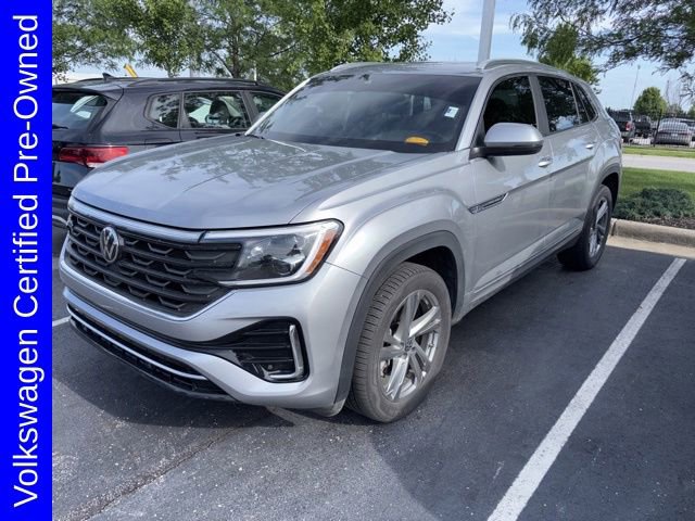 Used 2024 Volkswagen Atlas Cross Sport SEL R-Line AWD/4WD image 2