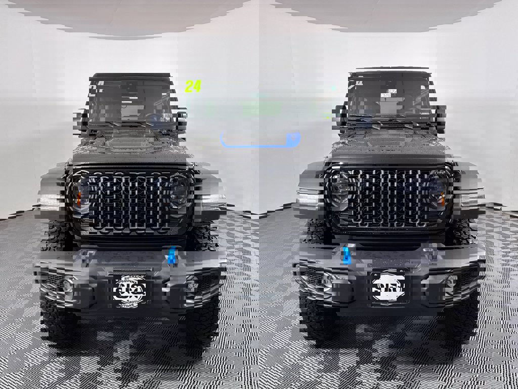 Used 2024 Jeep Wrangler Unlimited Rubicon 4xe image 2