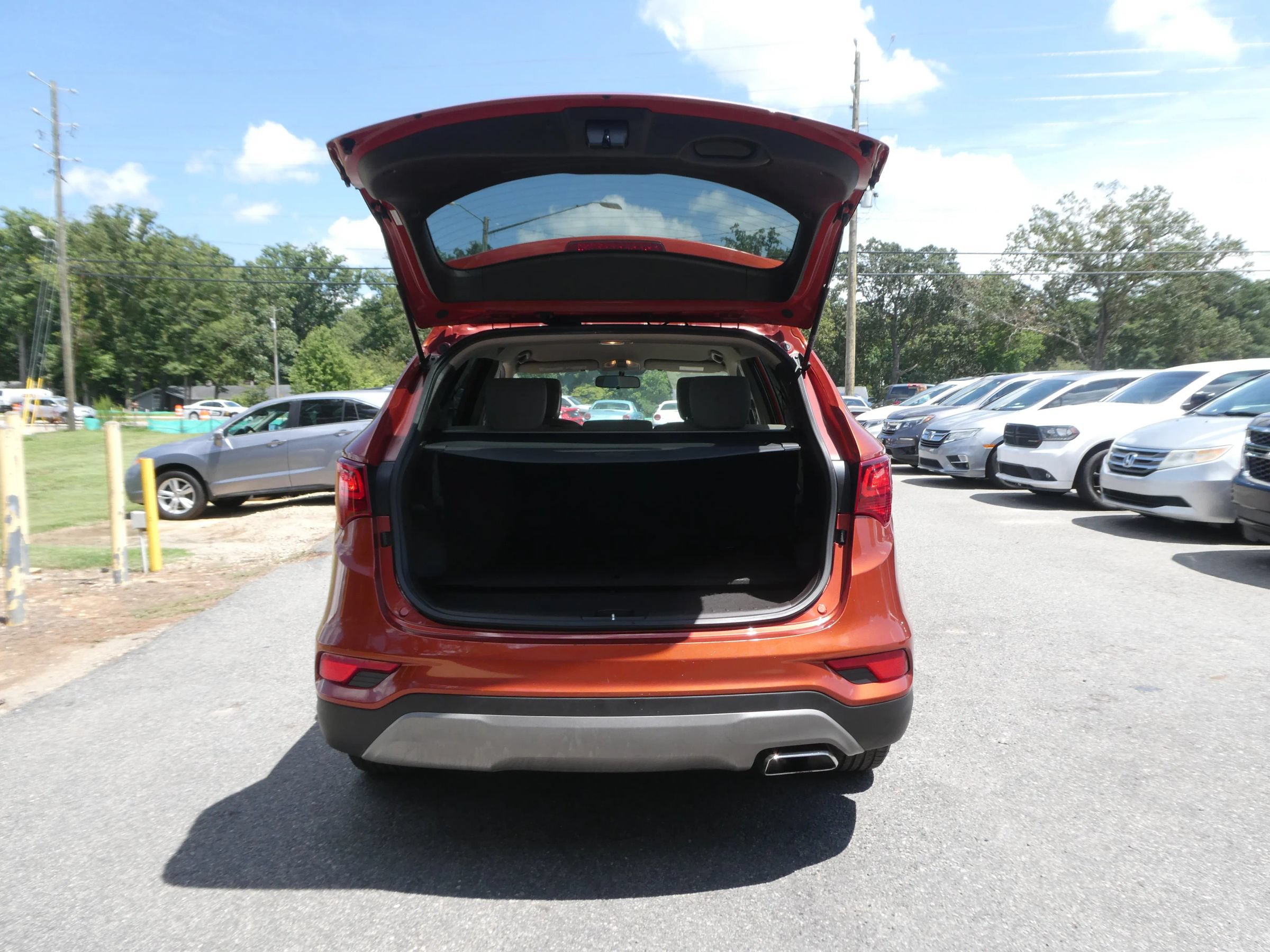 Used 2017 Hyundai Santa Fe Sport w/ Cargo Package AWD/4WD image 7