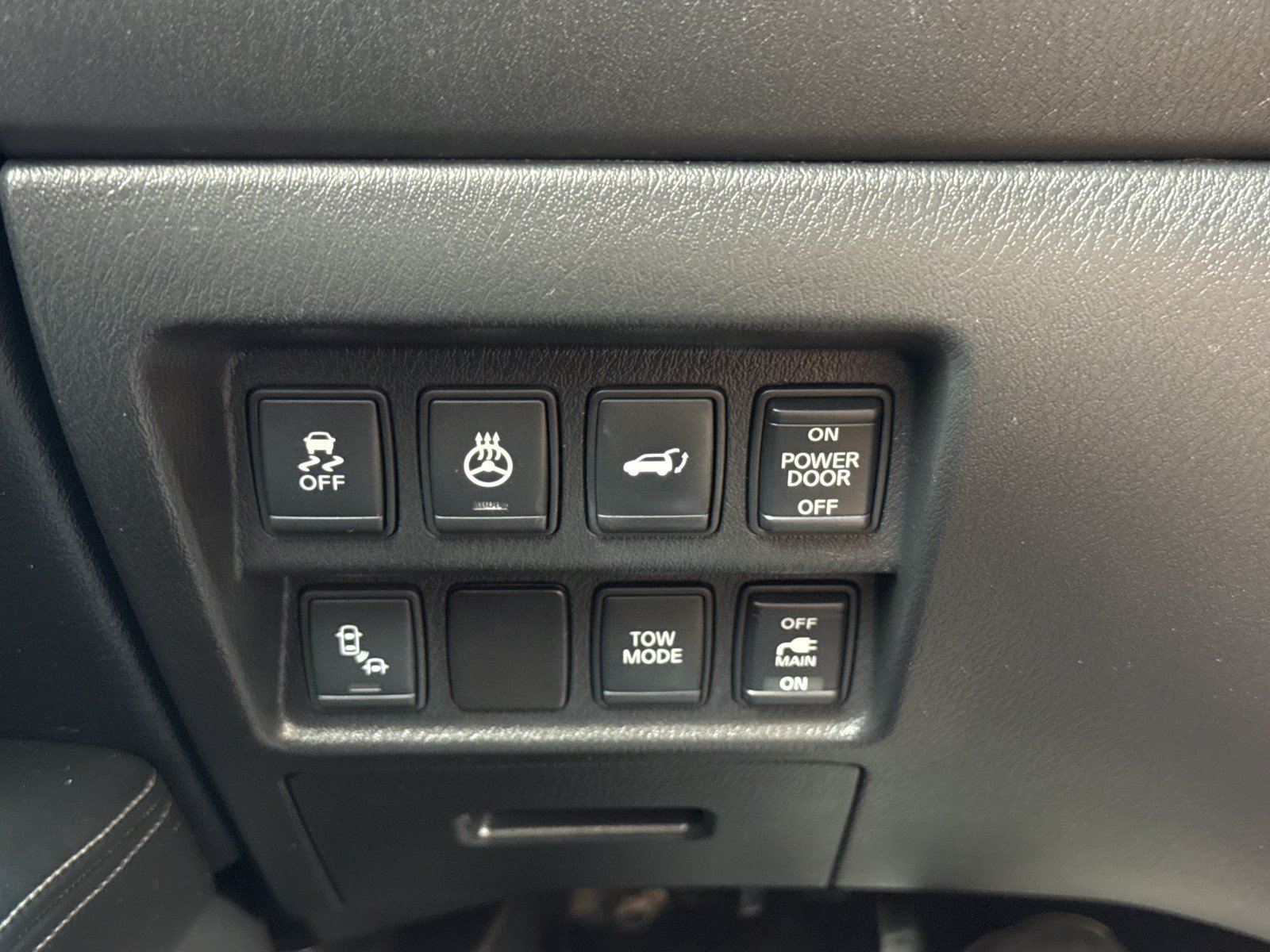 Used 2015 Nissan Pathfinder Platinum FWD image 22
