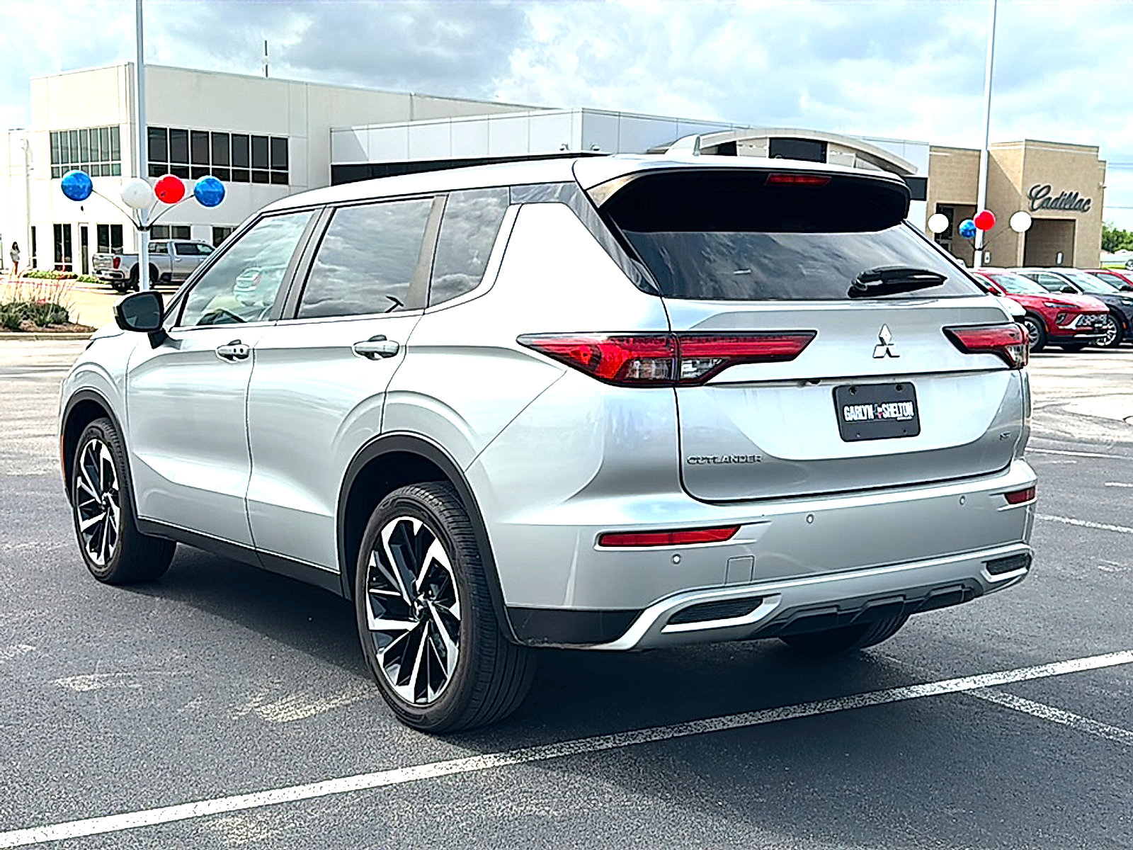 Used 2023 Mitsubishi Outlander SE FWD image 6