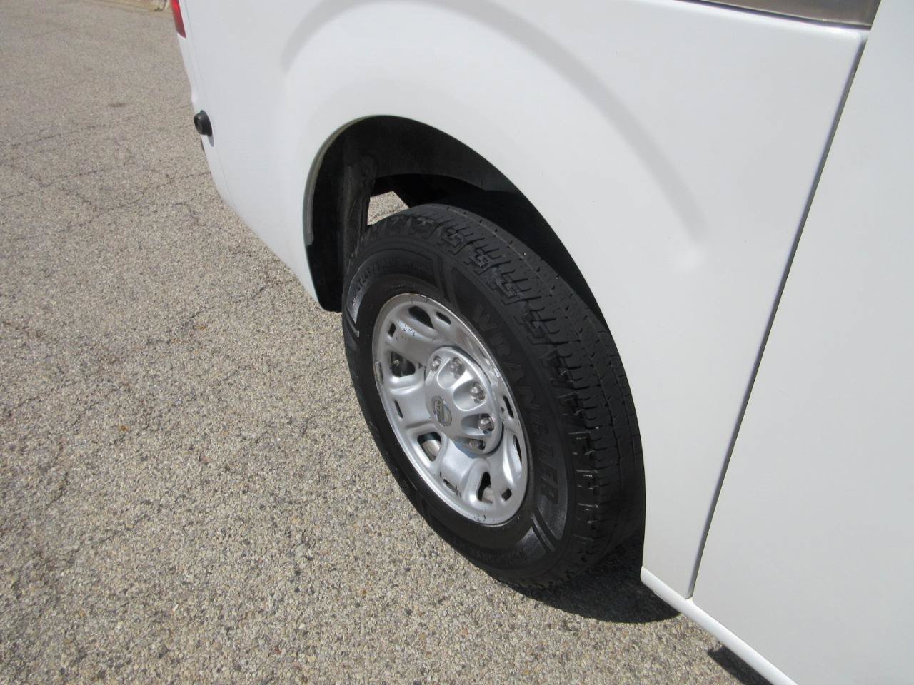 Used 2020 Nissan NV 2500 SV RWD image 12