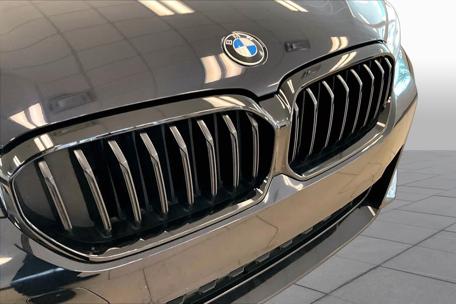 Used 2021 BMW 530i w/ M Sport Package RWD image 27