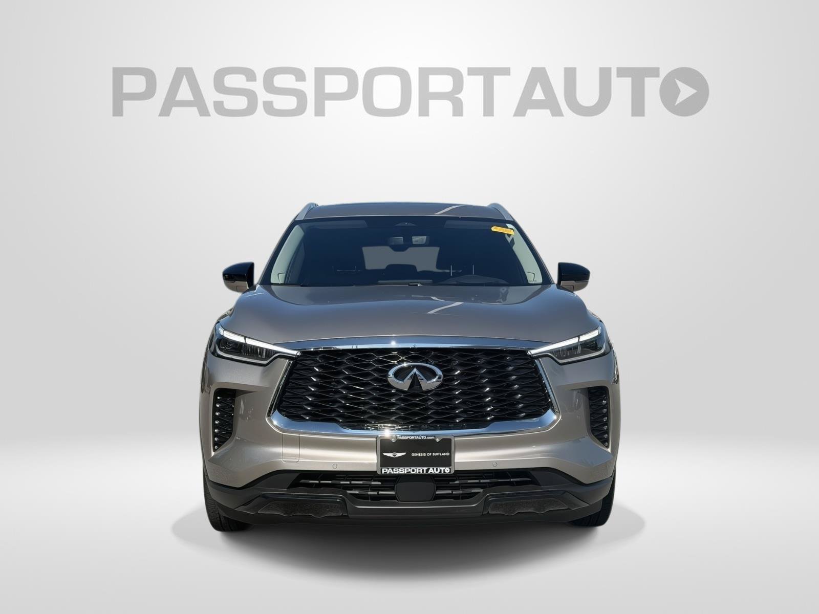 Used 2025 INFINITI QX60 Luxe w/ Vision Package AWD/4WD image 2