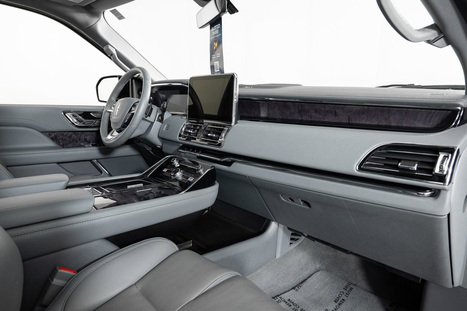 Used 2021 Lincoln Navigator Reserve w/ Cargo Convenience Package image 29