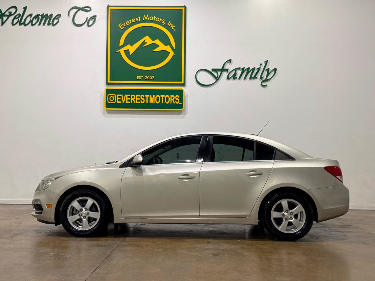 Used 2016 Chevrolet Cruze LT FWD image 4