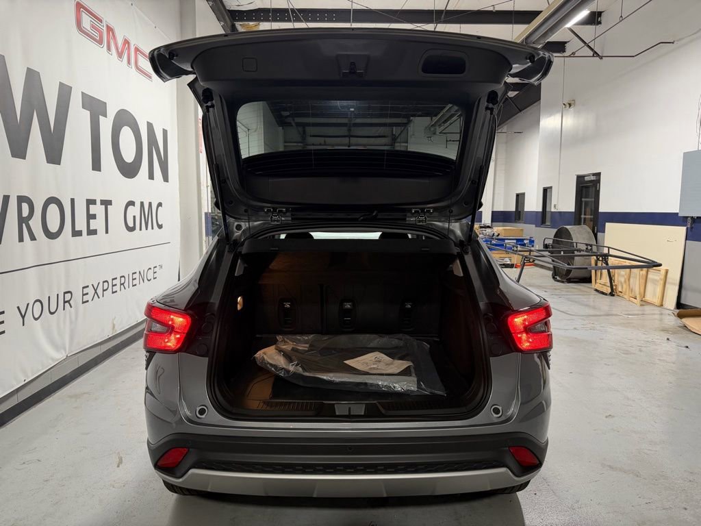 New 2026 Chevrolet Trax LT w/ Driver Confidence Package image 33