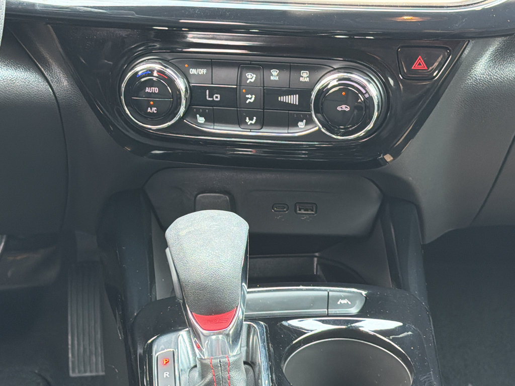Used 2026 Chevrolet Trax RS w/ Sunroof Package FWD image 17