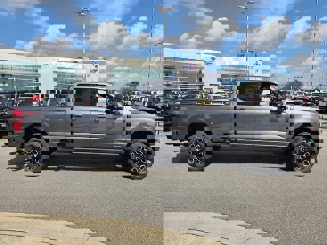 New 2026 Ford F350 Platinum w/ FX4 Off-Road Package image 43