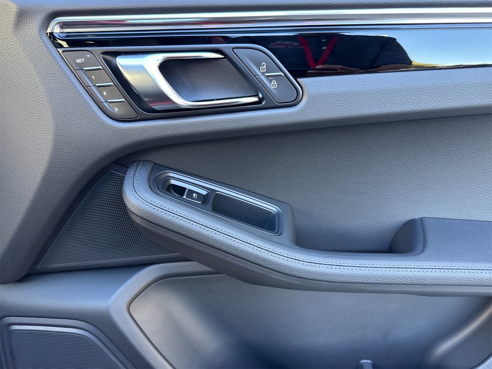 New 2026 Porsche Macan image 18