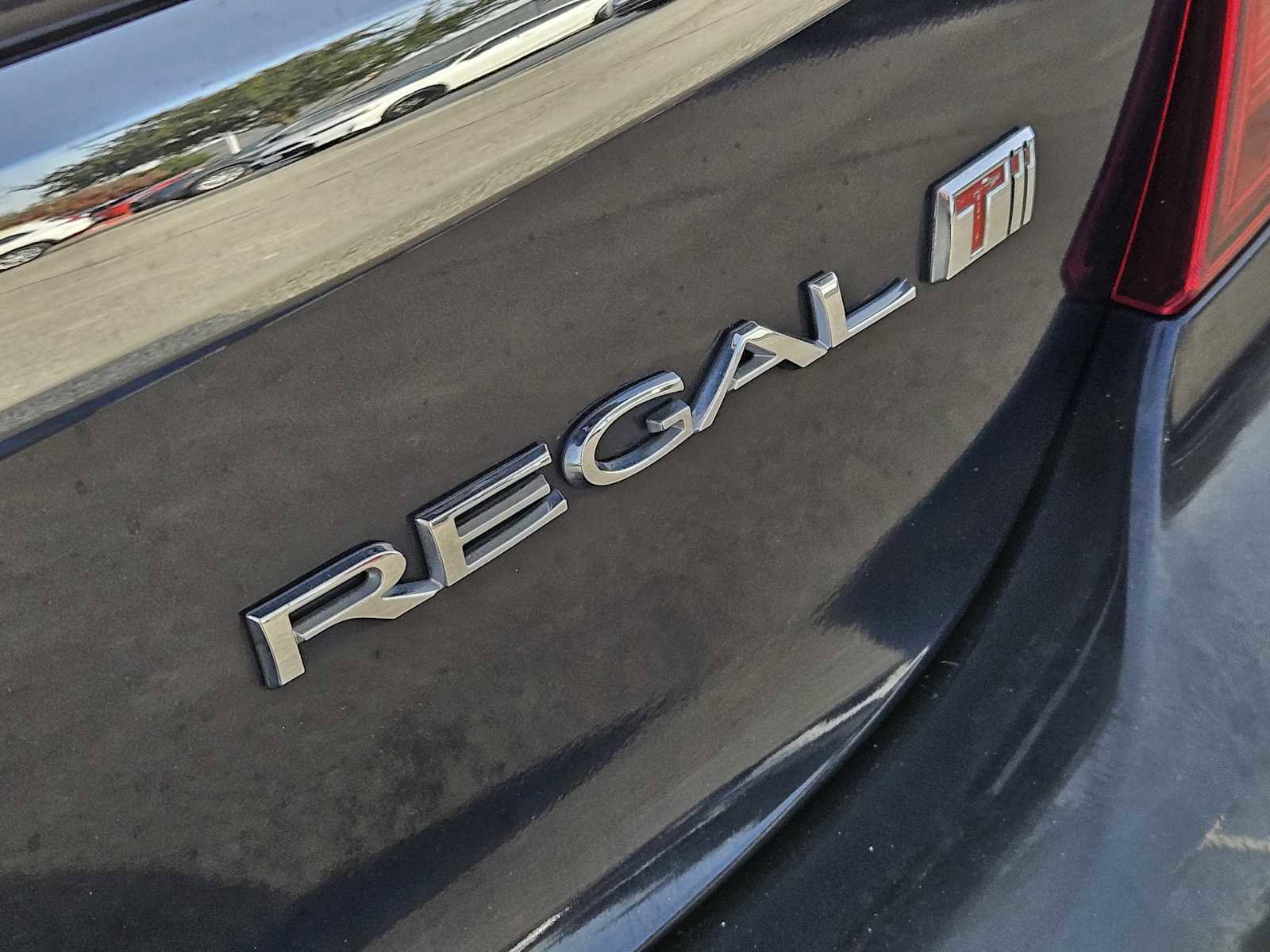 Used 2016 Buick Regal image 11