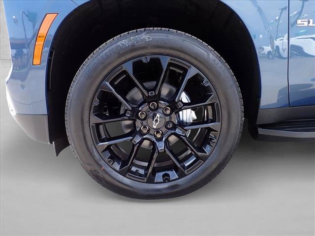 New 2026 Chevrolet Suburban Premier w/ Sun And Tow Package AWD/4WD image 7