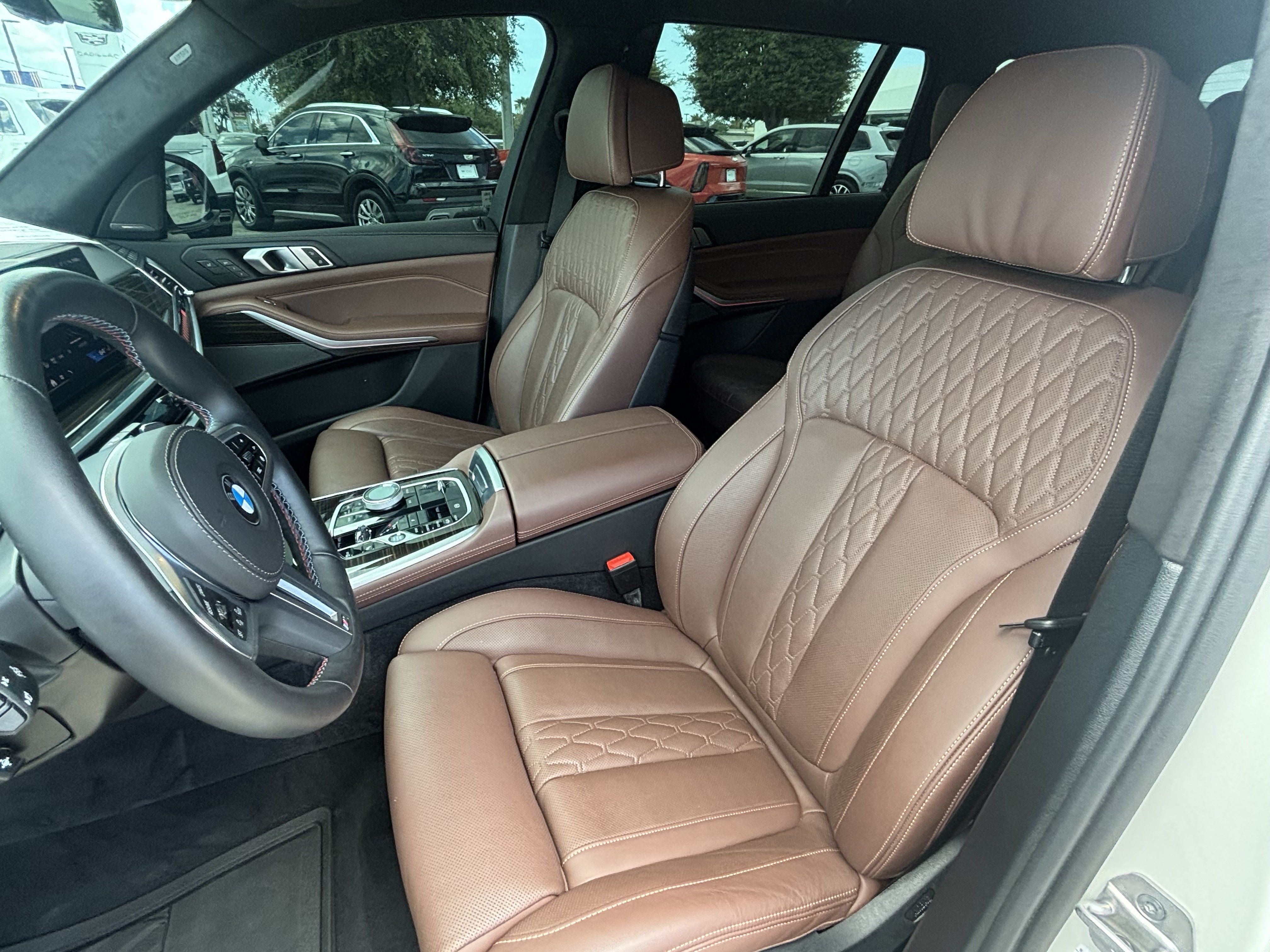 Used 2025 BMW X7 M60i AWD/4WD image 21