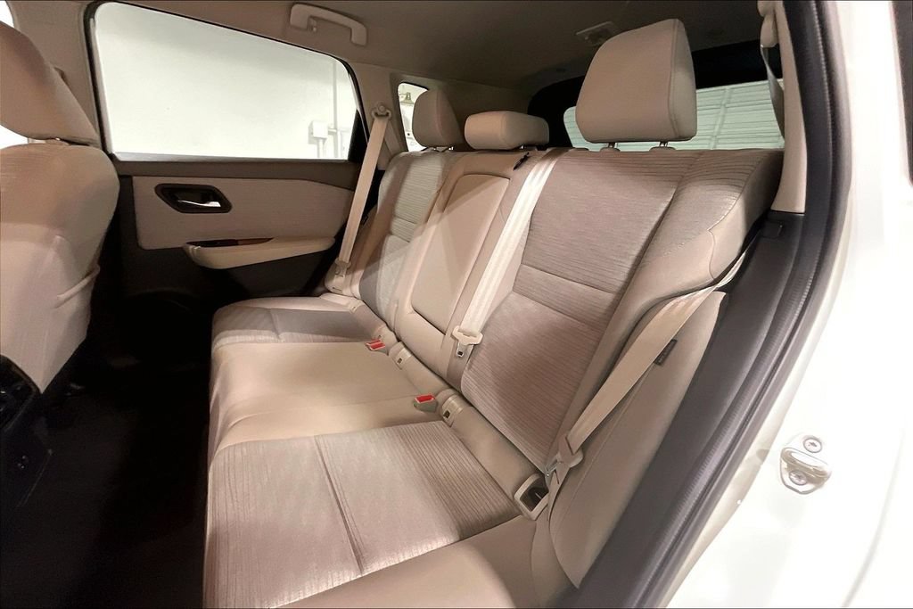 Used 2023 Nissan Rogue SV FWD image 30