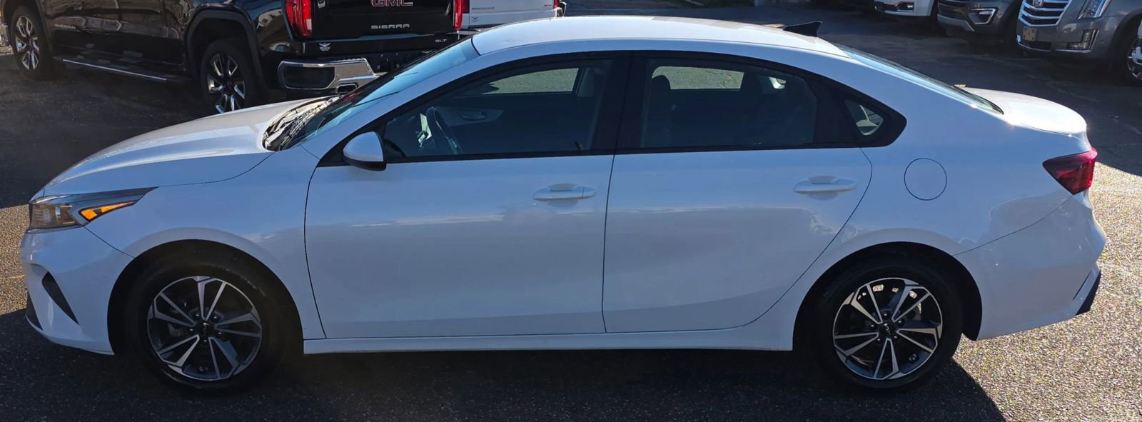 Used 2024 Kia Forte LXS FWD image 6