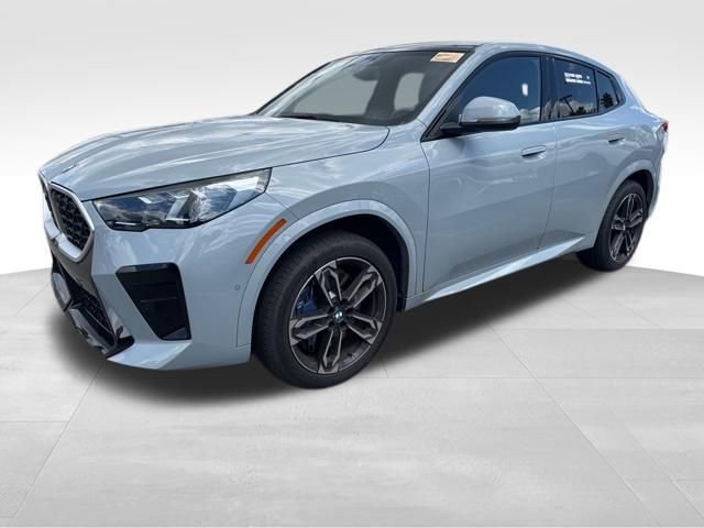 Used 2025 BMW X2 xDrive28i AWD/4WD image 2