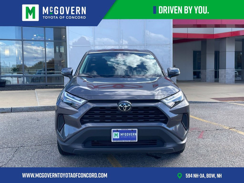 Used 2024 Toyota RAV4 LE AWD/4WD image 8