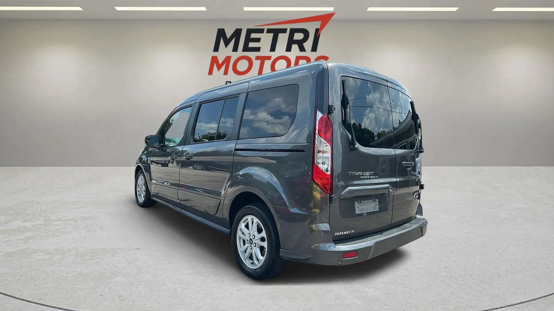 Used 2020 Ford Transit Connect XLT image 7