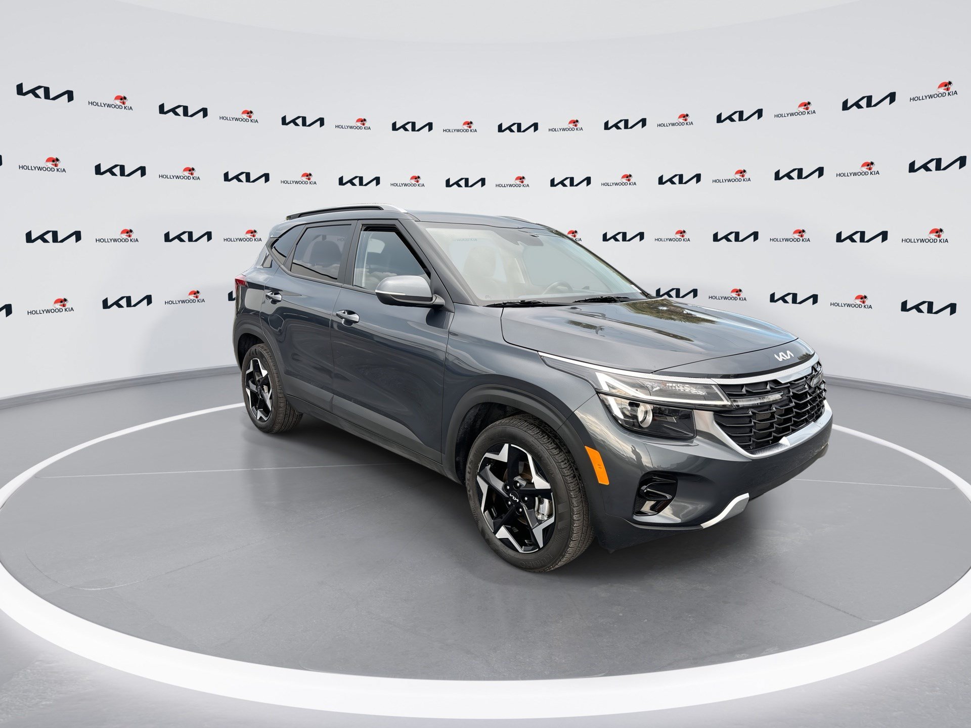 Used 2025 Kia Seltos S FWD image 2