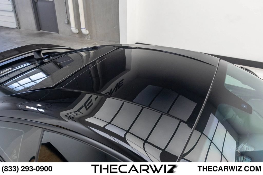 Used 2014 Ferrari F12 Berlinetta RWD image 33