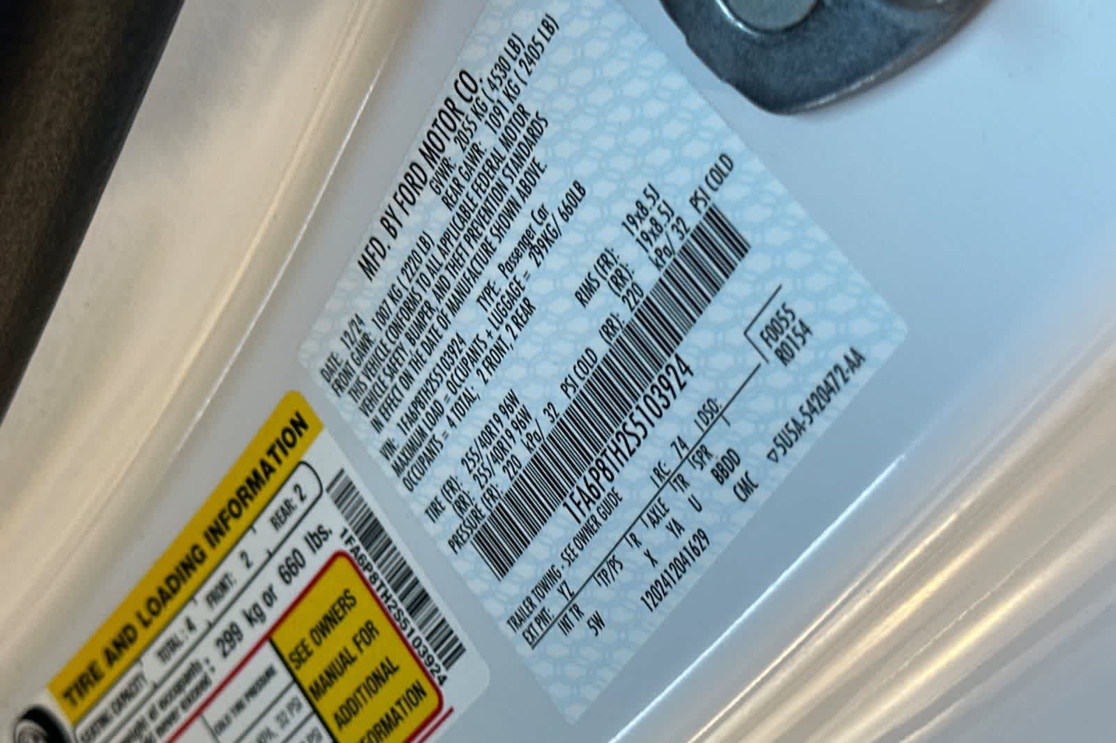 Used 2025 Ford Mustang Premium RWD image 36
